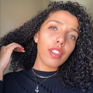 Meet your Posher, Emmanuella